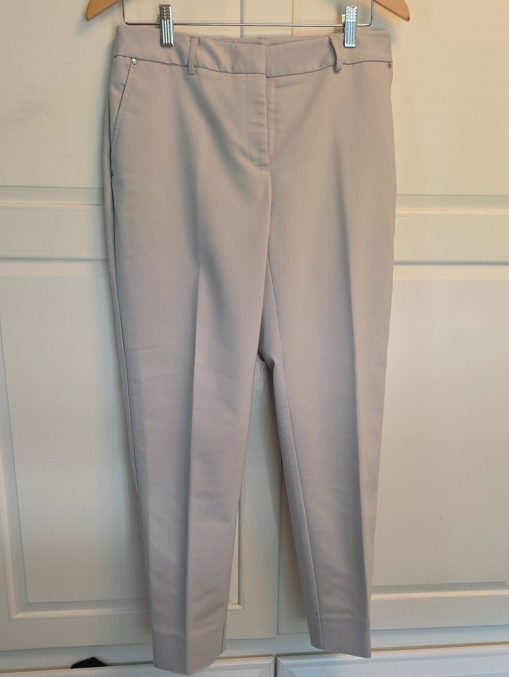 Jones New York Tailored Cropped Ankle Pants in Light Gray